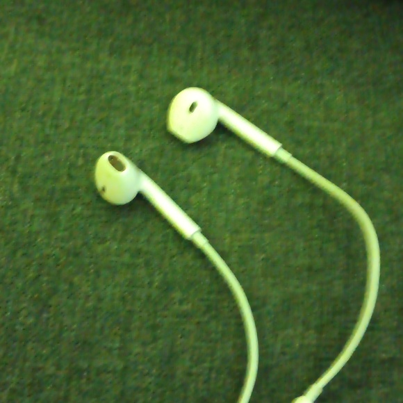 Apple string headphones - Picture 3 of 4
